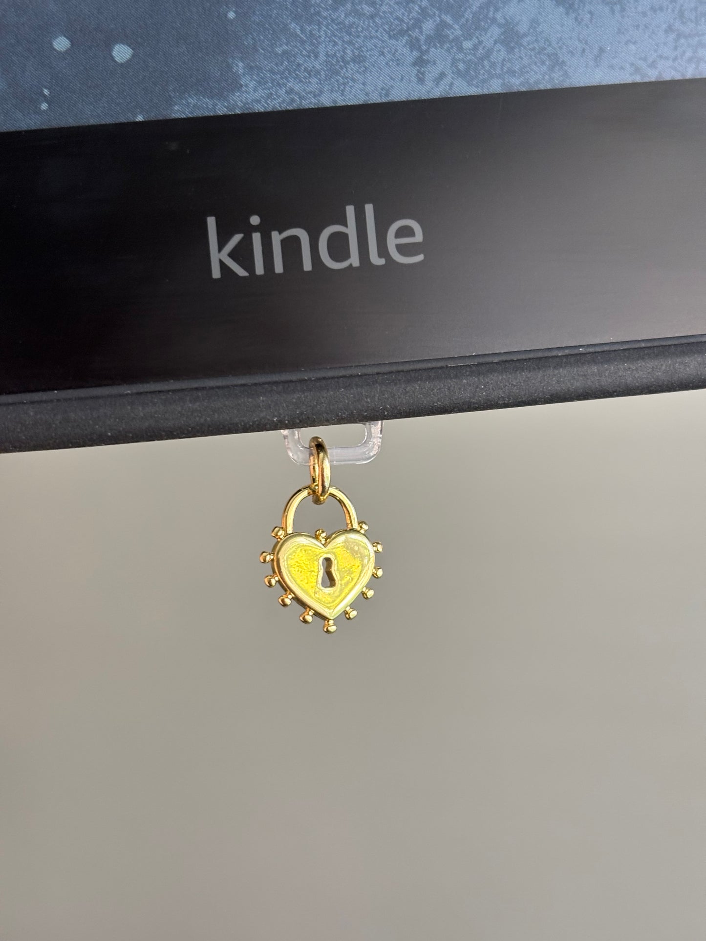 kindle buddy - heart lock