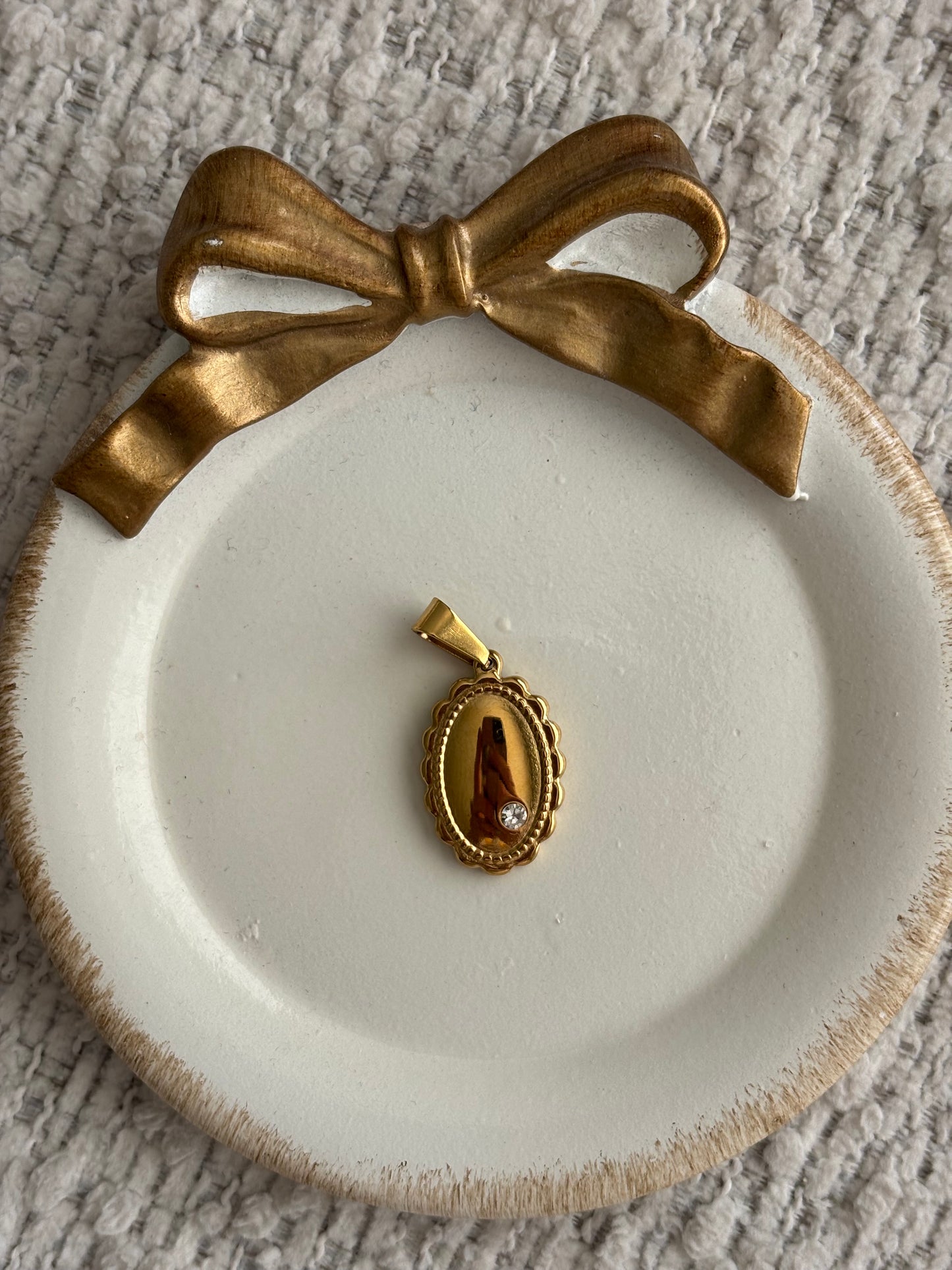 scallop medallion charm