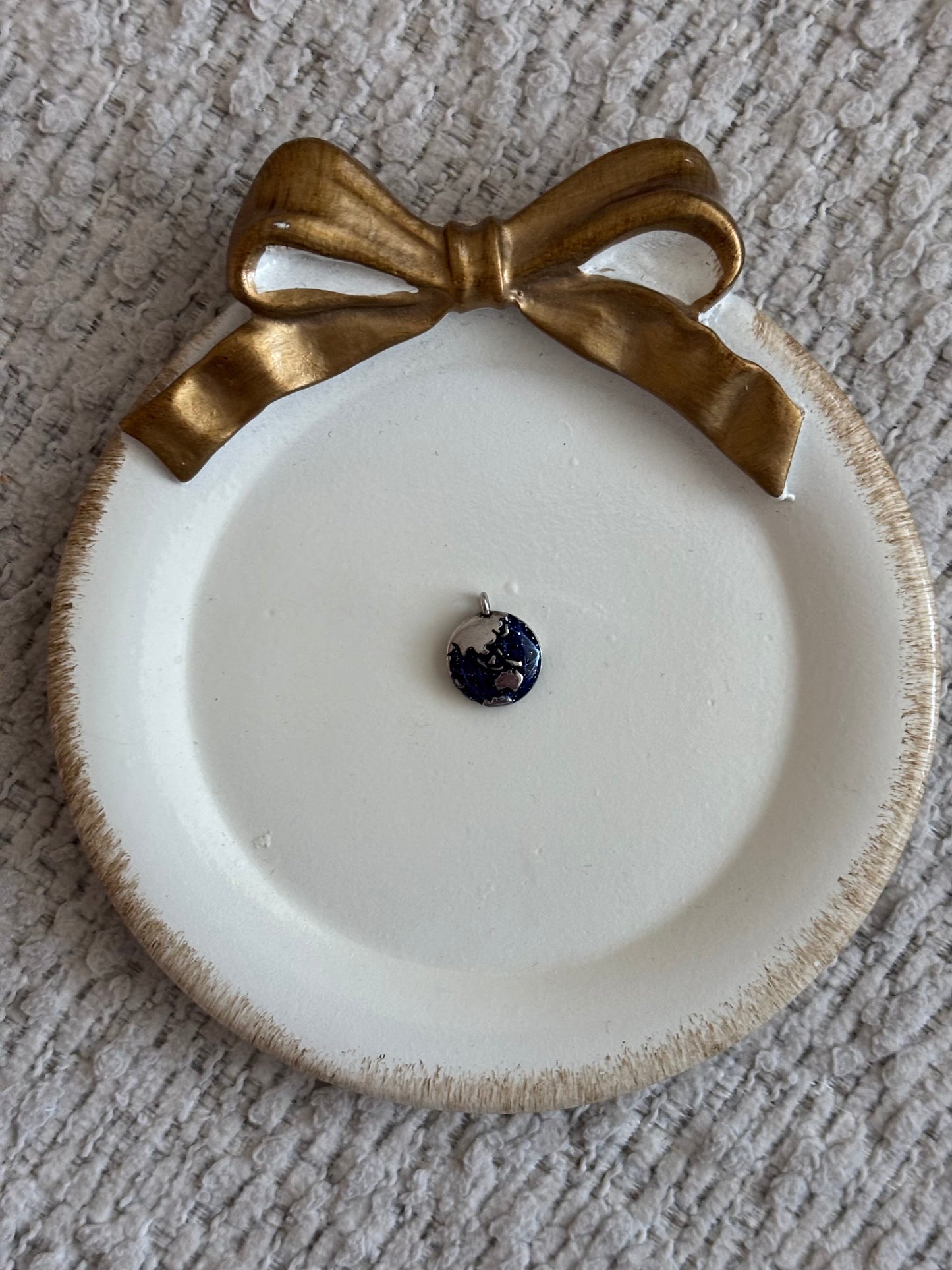 globe charm