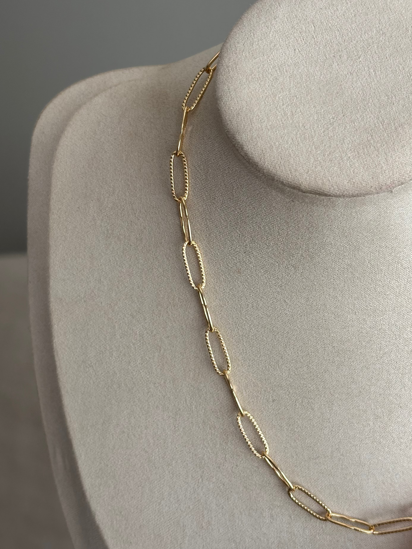 textured paperclip chain