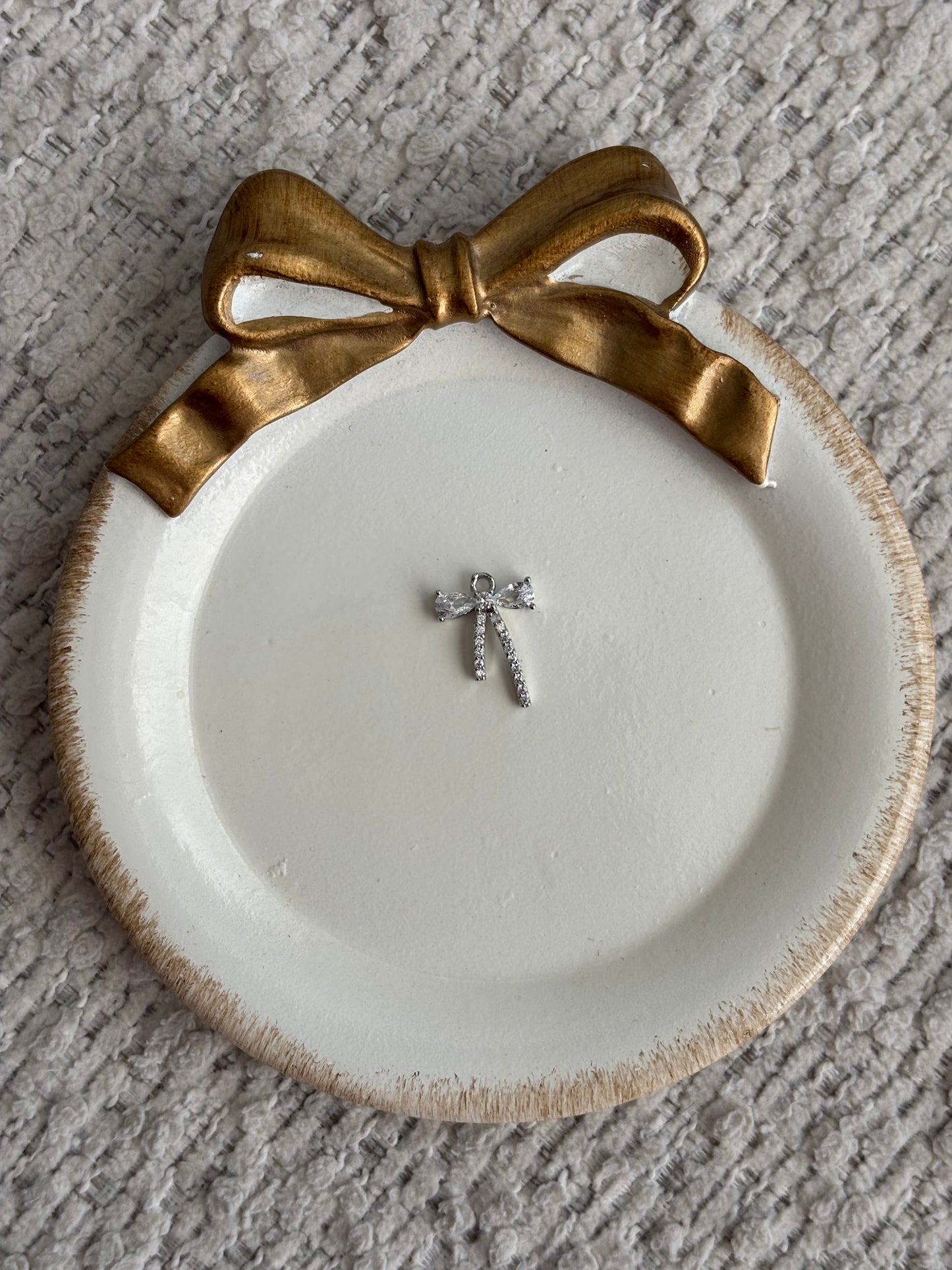 ciao bow charm