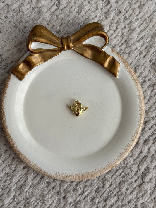 locket with wings charm