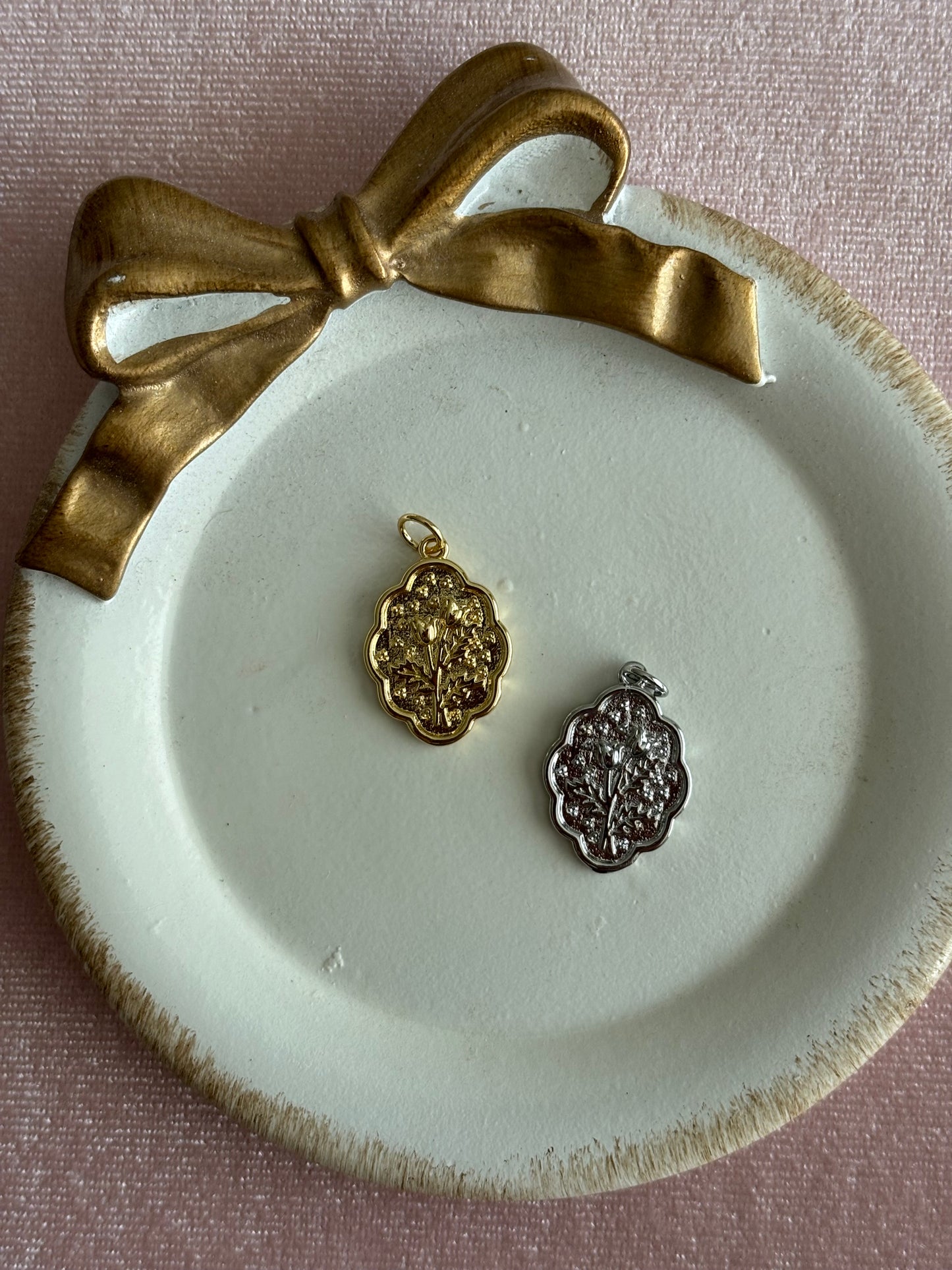 flower scallop charm