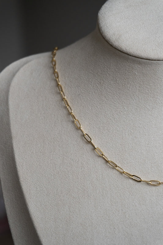 paperclip chain in gold