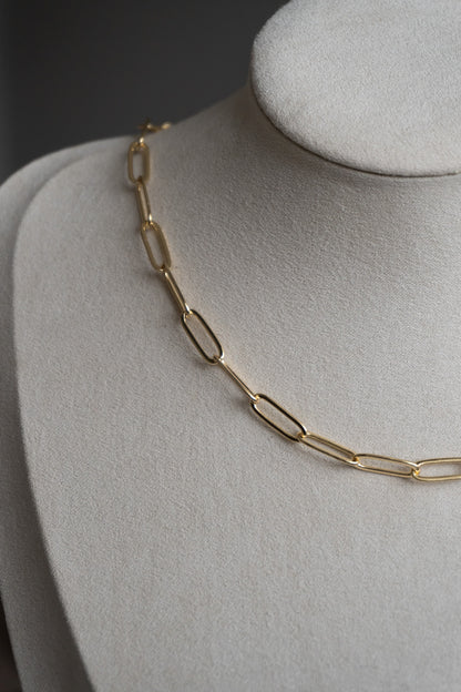 chunky paperclip chain in gold