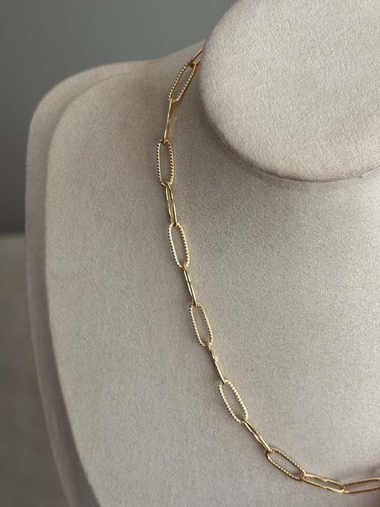 textured paperclip chain